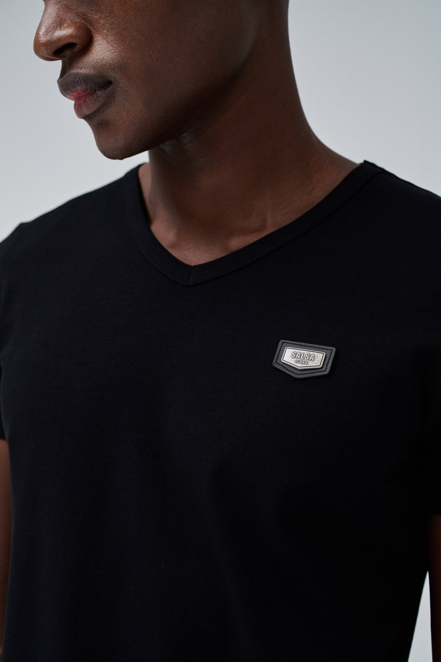 CAMISETA DE CUELLO PICO LYCRA