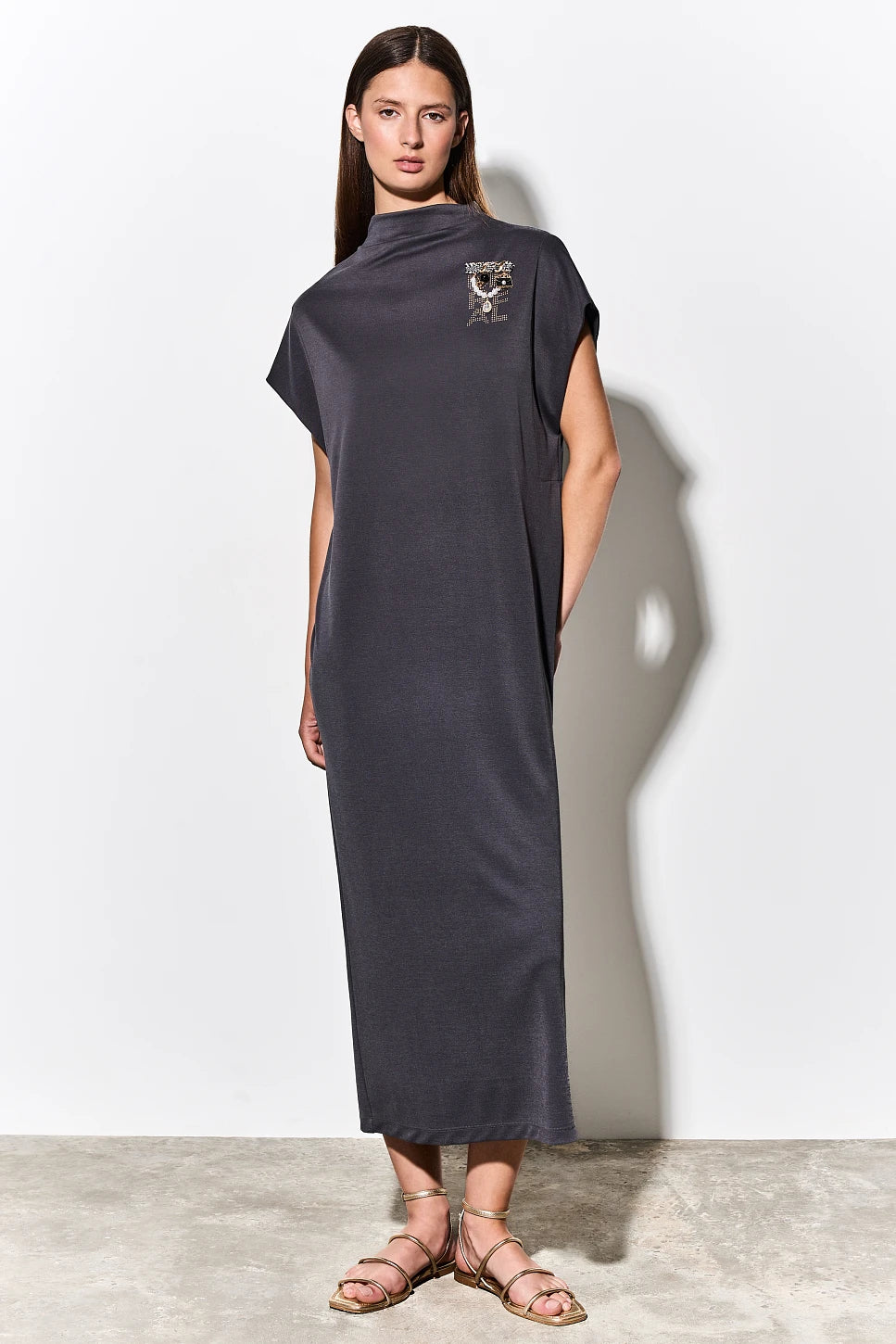 MAXI VESTIDO CON BROCHE