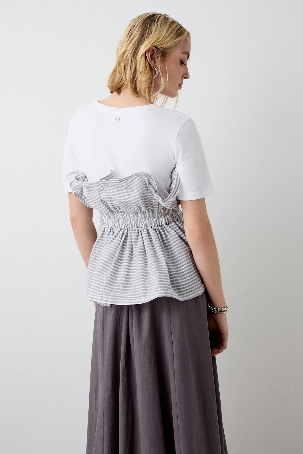 CAMISETA CON VOLANTES DE POPELÍN