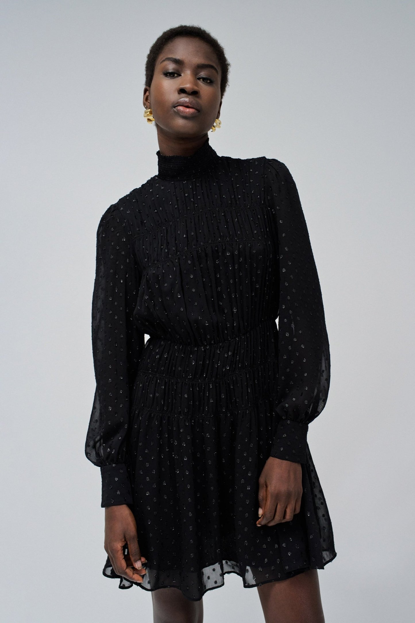 VESTIDO CORTO LÚREX