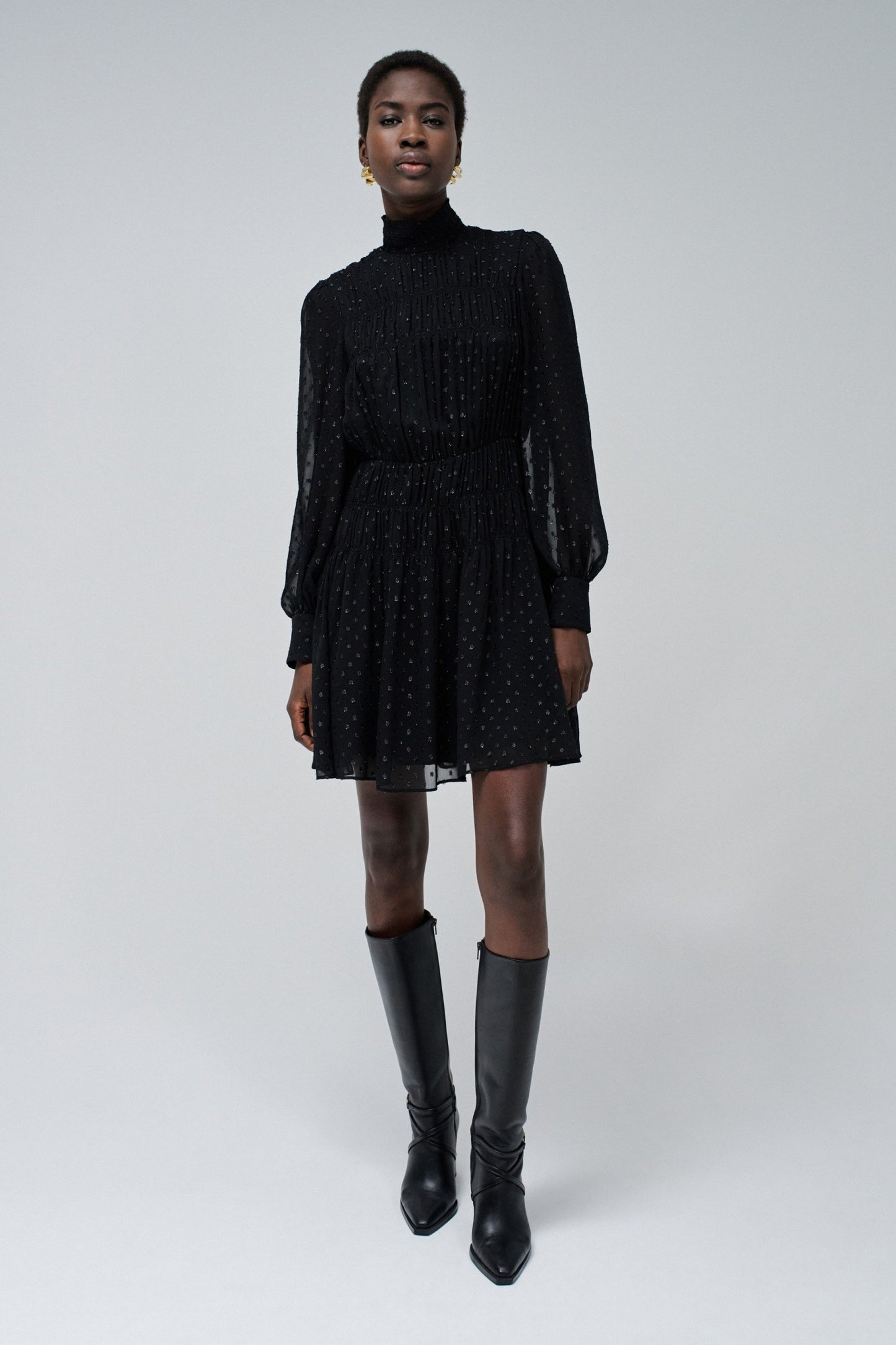 VESTIDO CORTO LÚREX