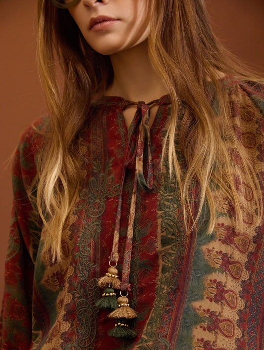 BLUSA CON ESTAMPADO ÉTNICO