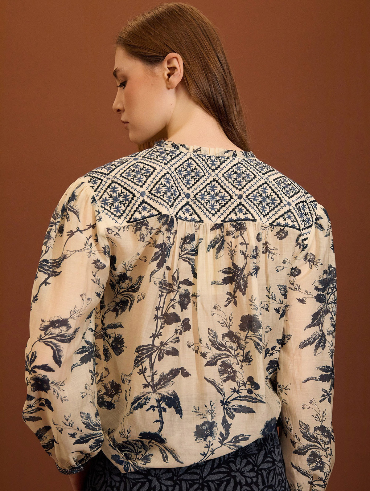 BLUSA DE ESTAMPADO FLORAL