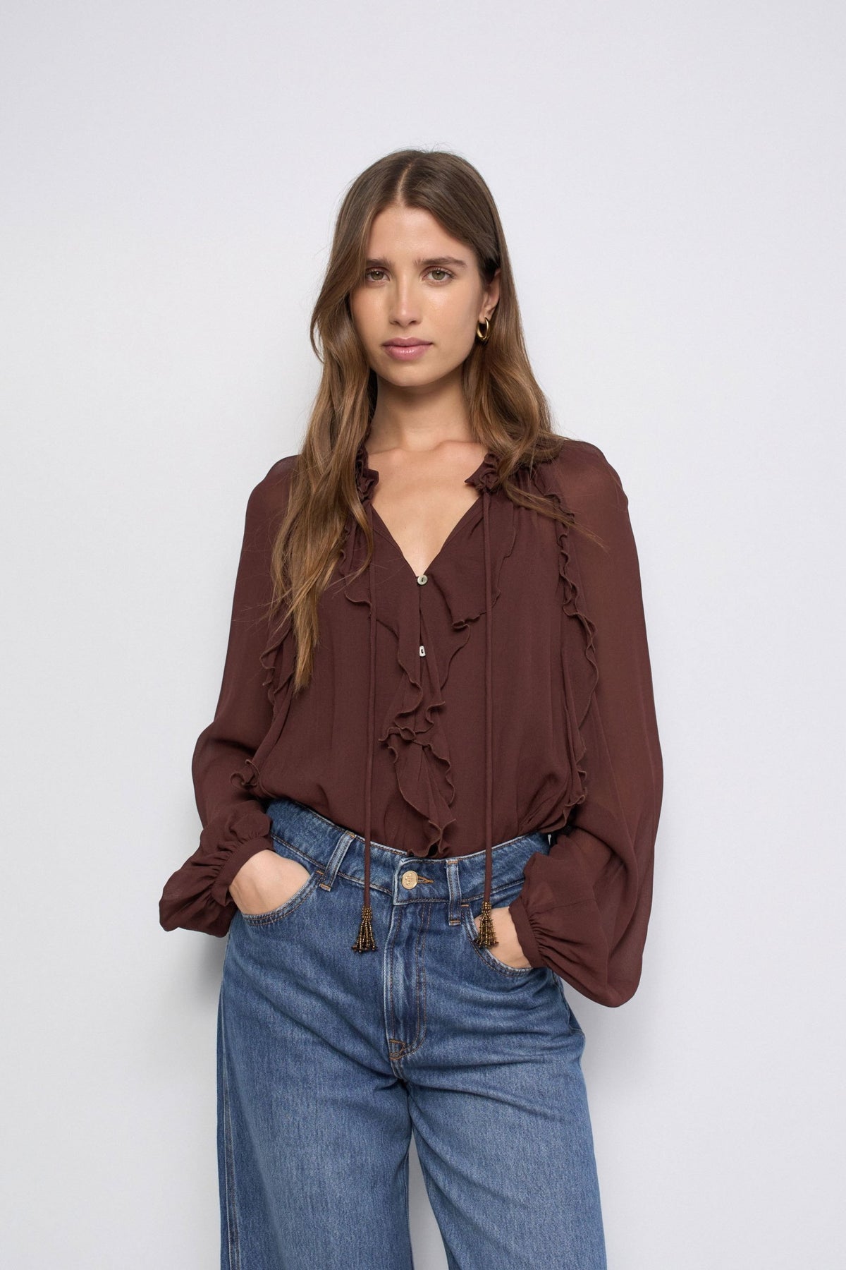BLUSA CON VOLANTES