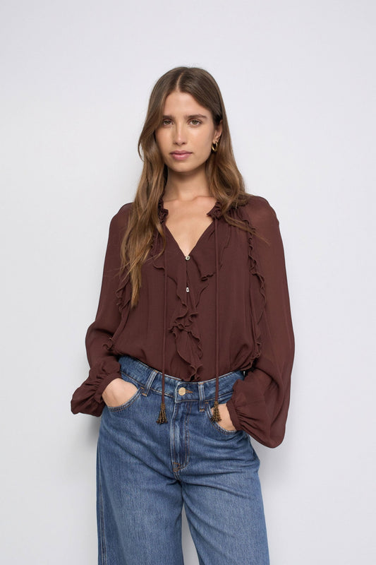 BLUSA CON VOLANTES