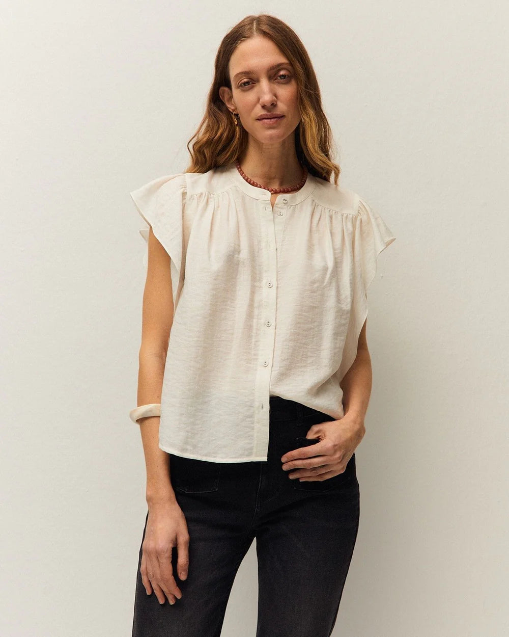 BLUSA DE LINO CON VOLANTES