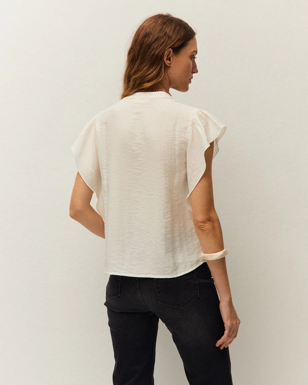 BLUSA DE LINO CON VOLANTES