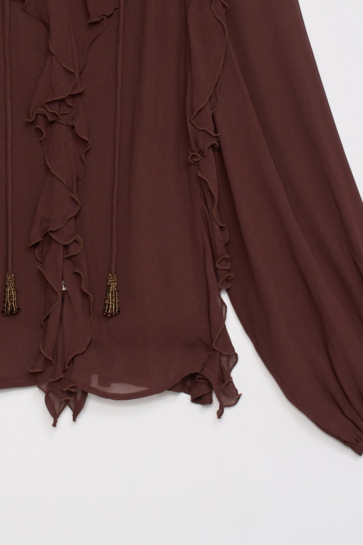 BLUSA CON VOLANTES