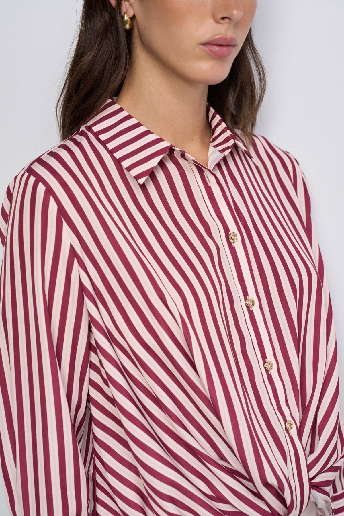 BLUSA DE RAYAS CON NUDO