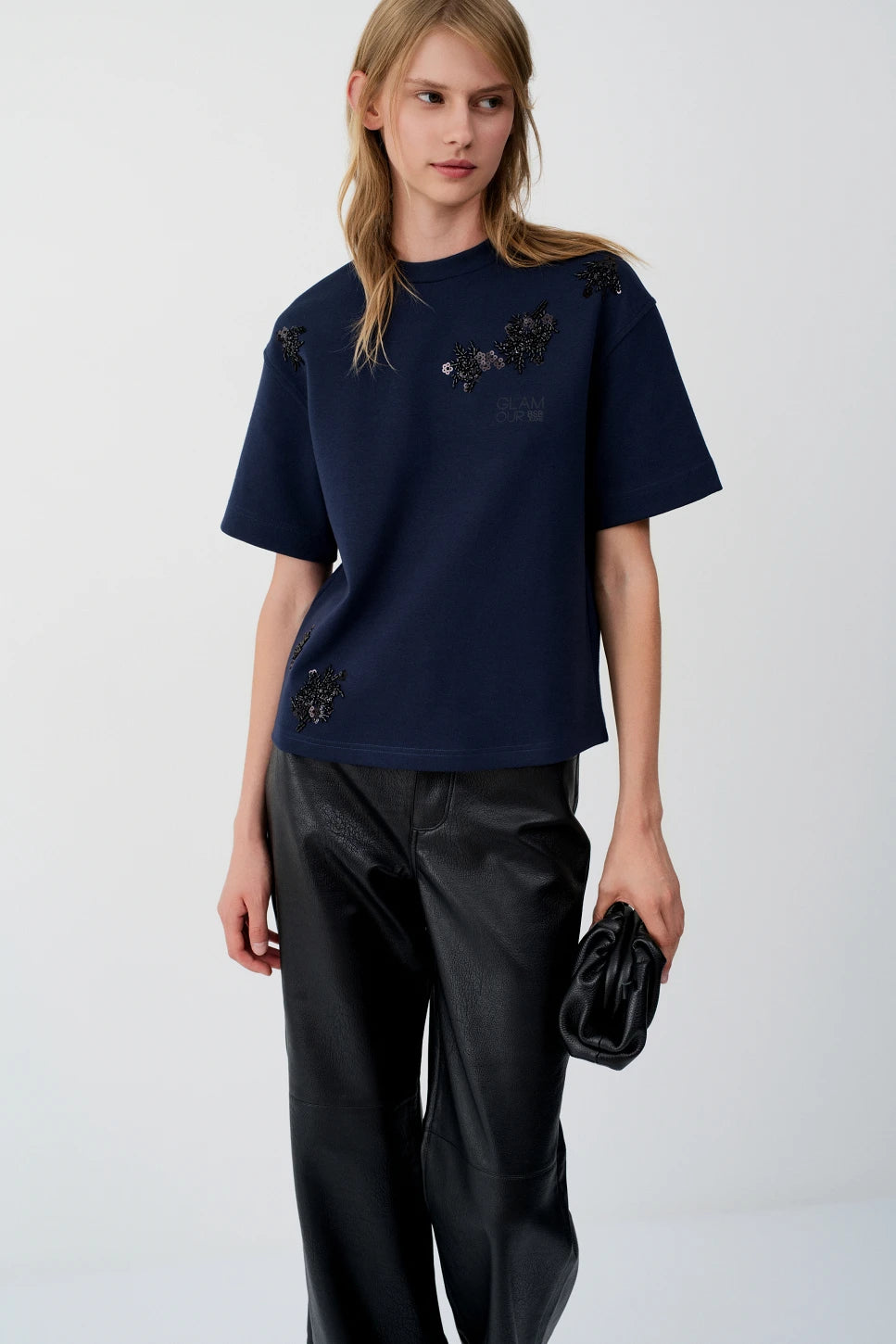 CAMISETA CON LENTEJUELAS