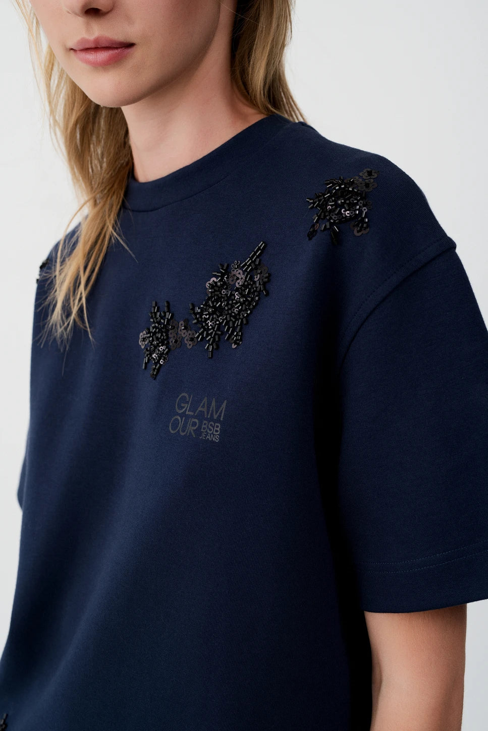 CAMISETA CON LENTEJUELAS