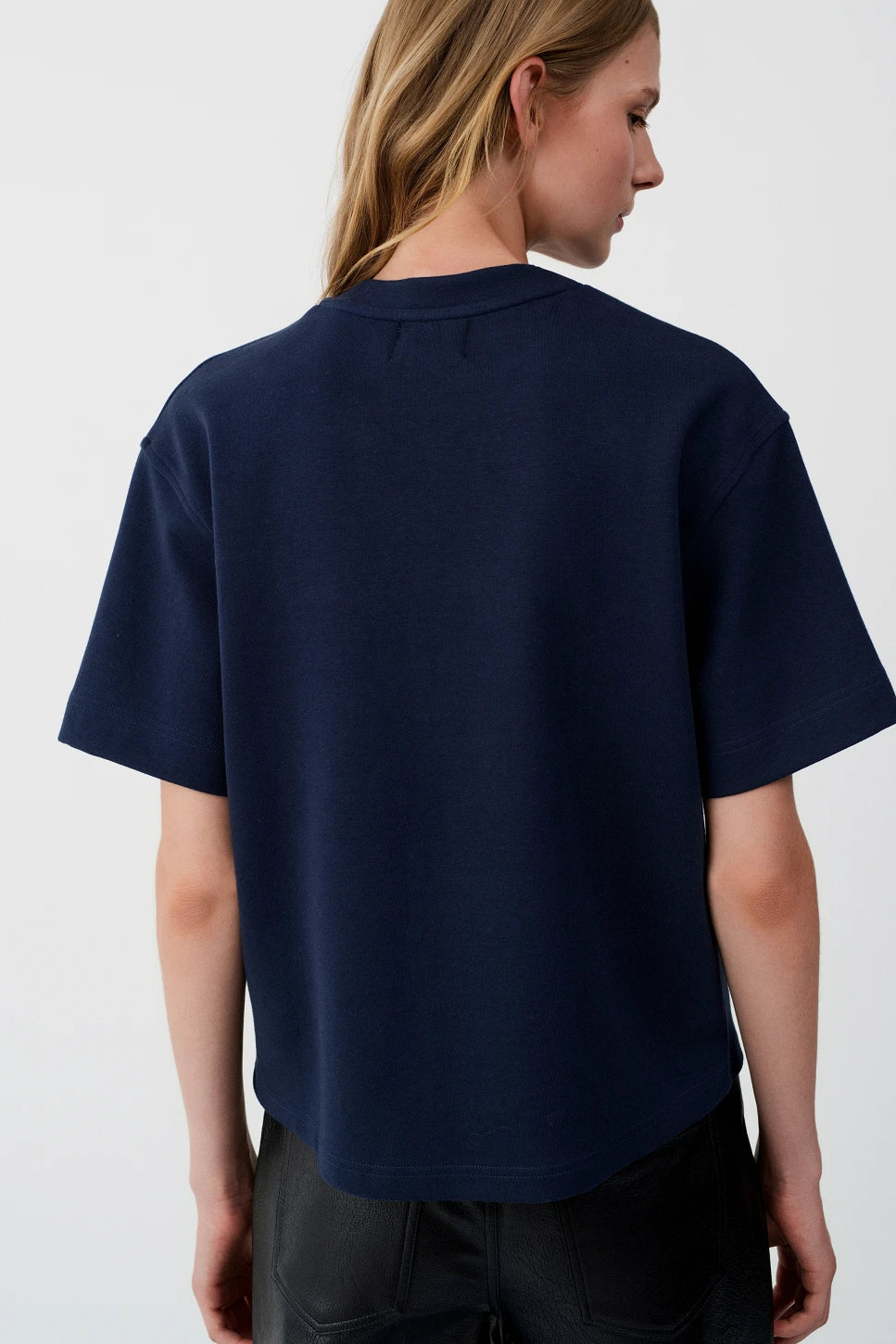 CAMISETA CON LENTEJUELAS