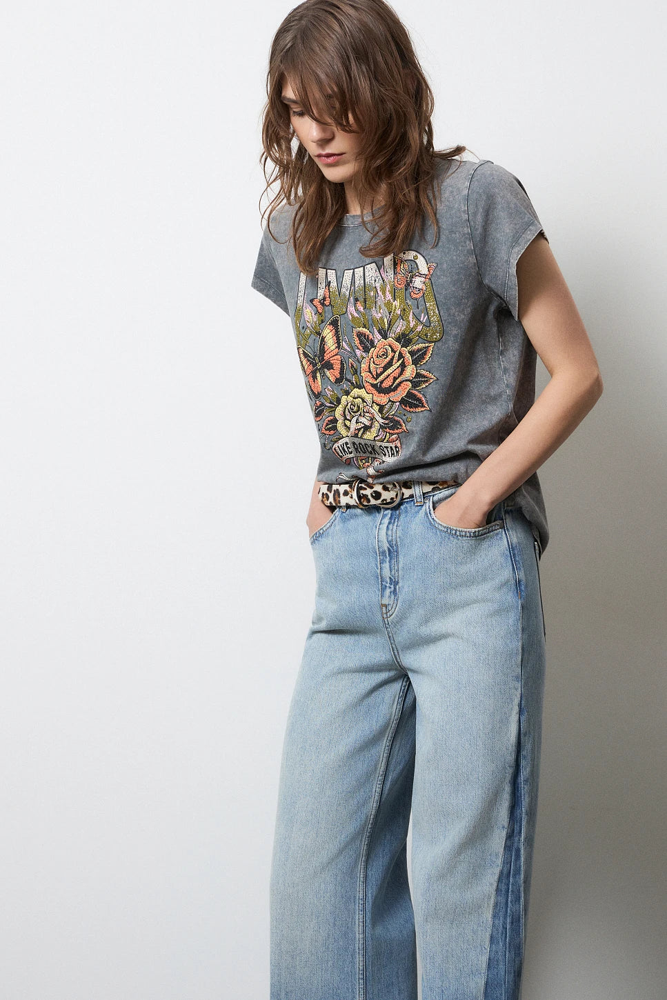 CAMISETA ROSAS STRASS