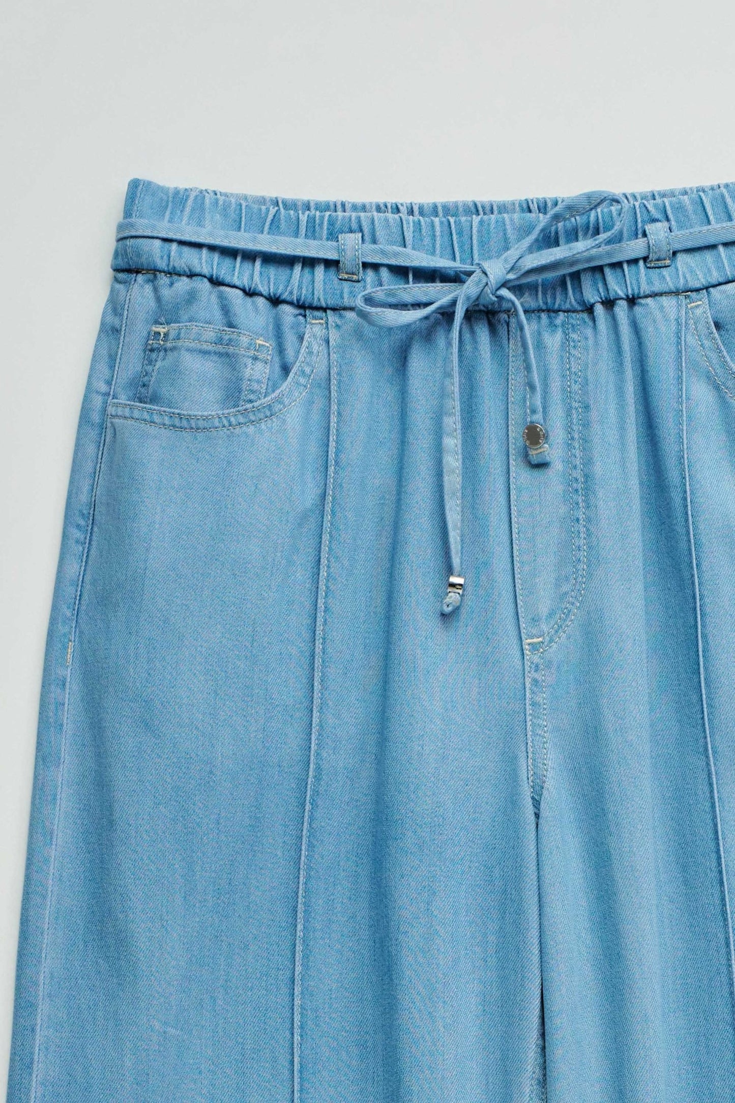 JEANS TIPO JOGGER EN TENCEL