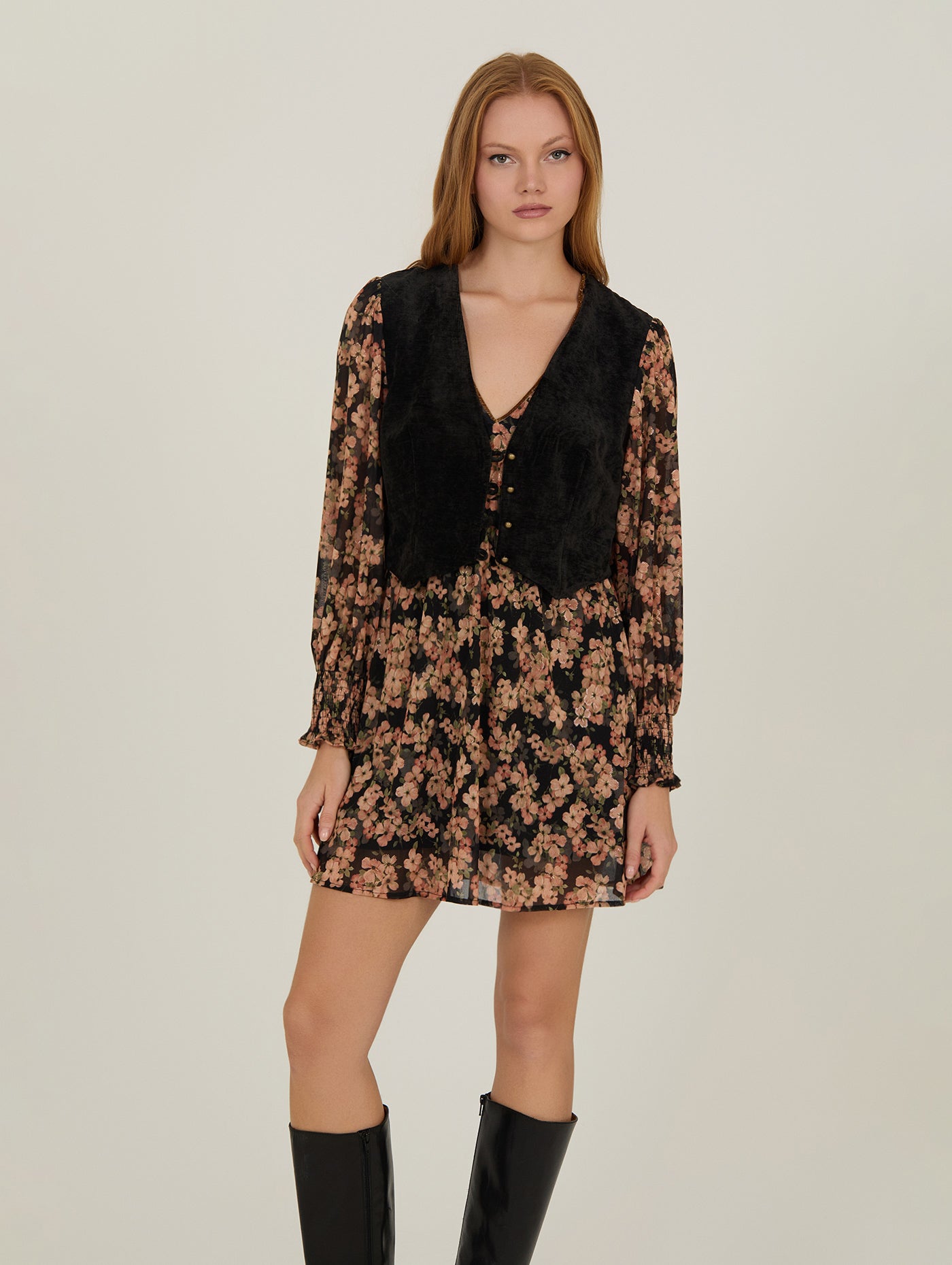 VESTIDO CORTO CON CHALECO