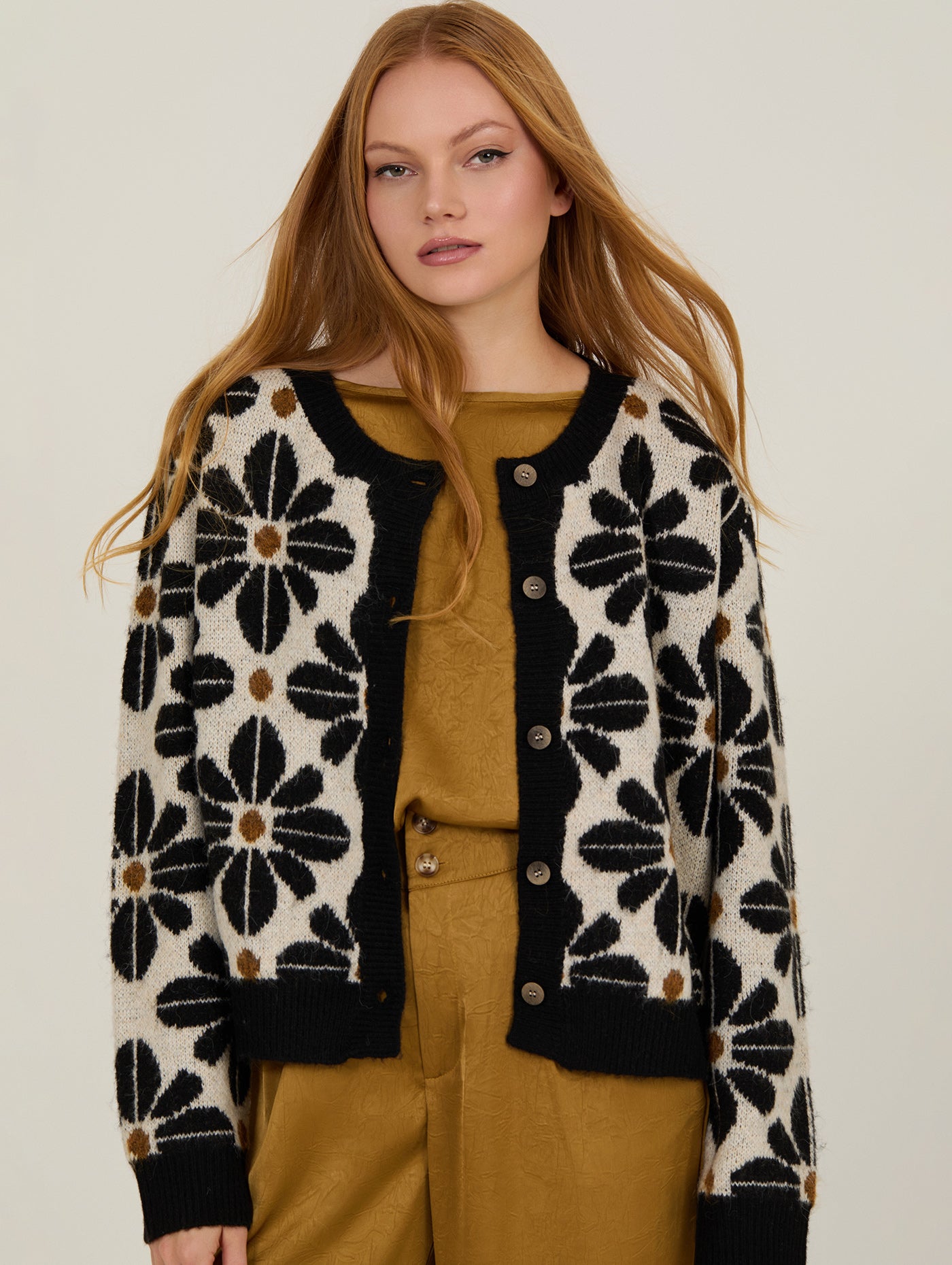 CARDIGAN DE FLORES RETRO