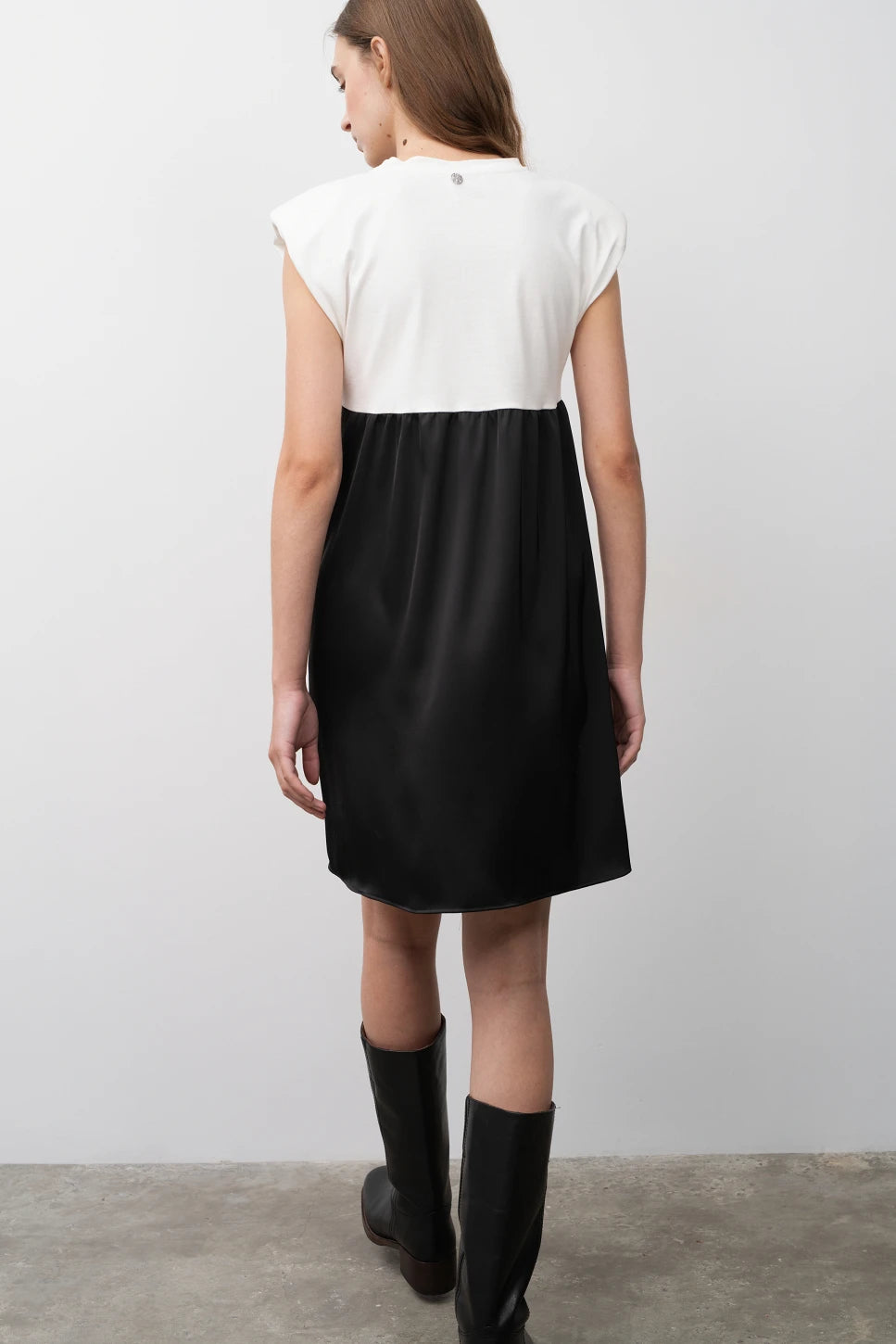 MINI VESTIDO EFECTO CAMISETA