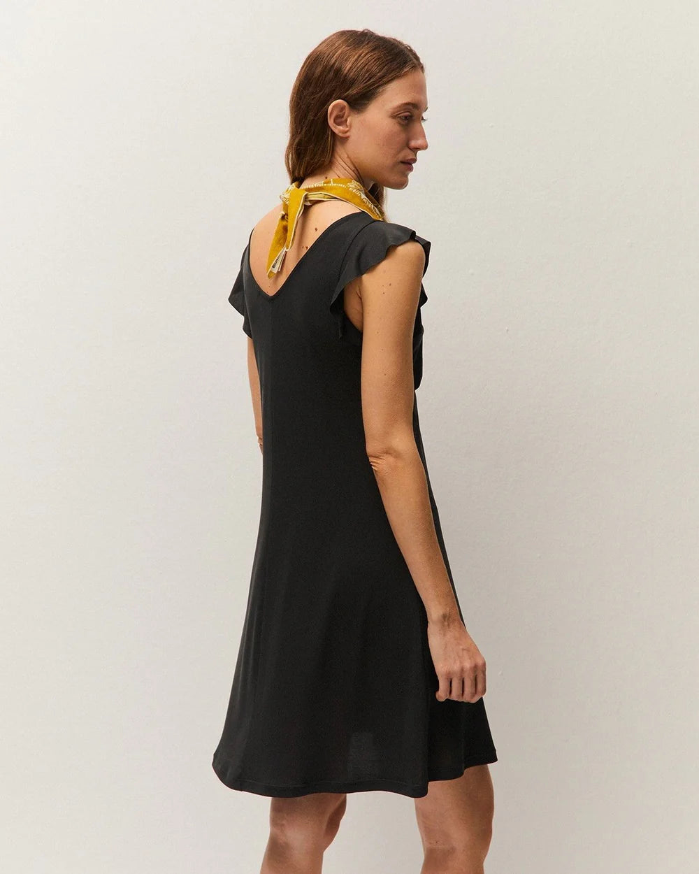 MINIVESTIDO CON VOLANTES