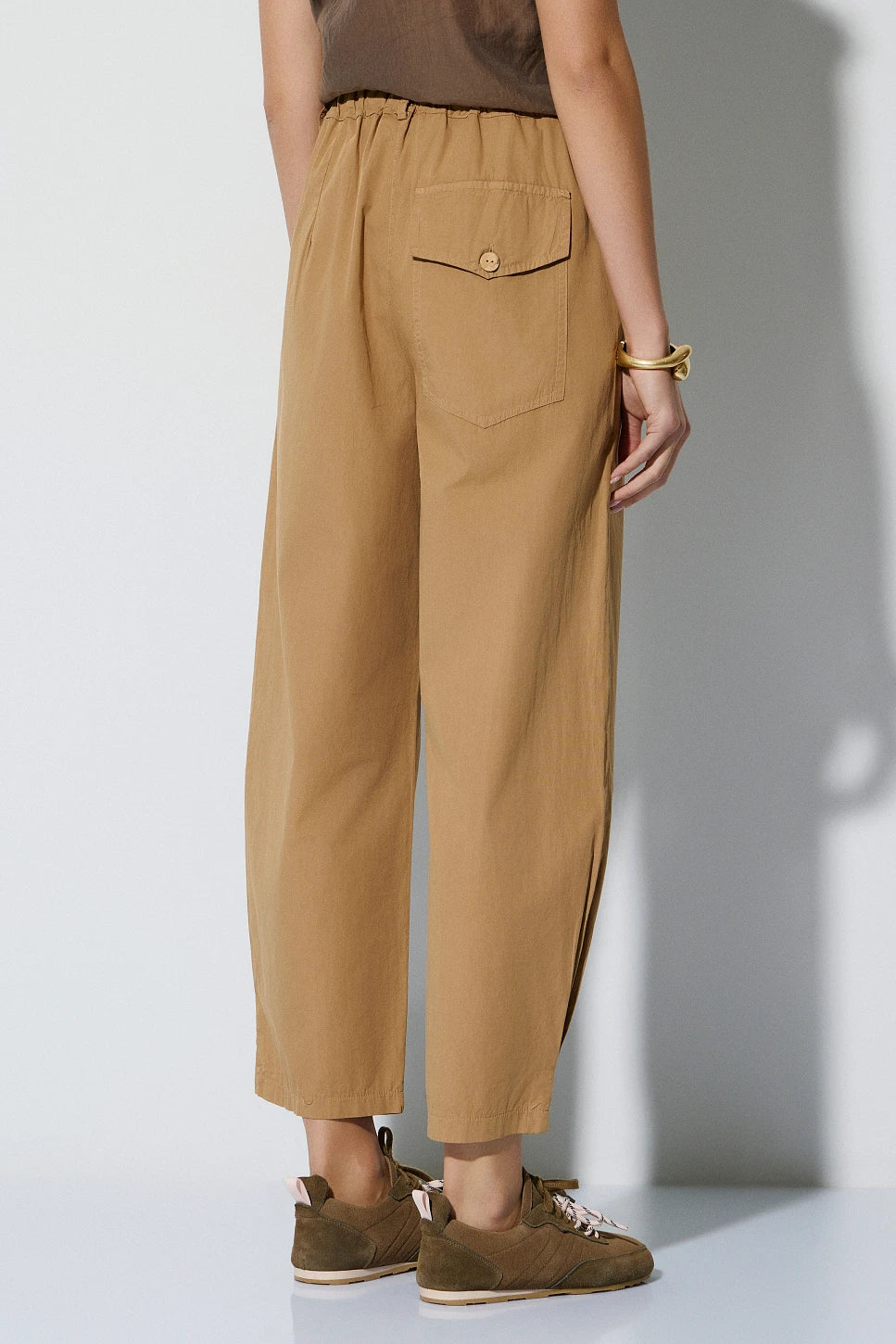 PANTALÓN TIPO BARREL CROP