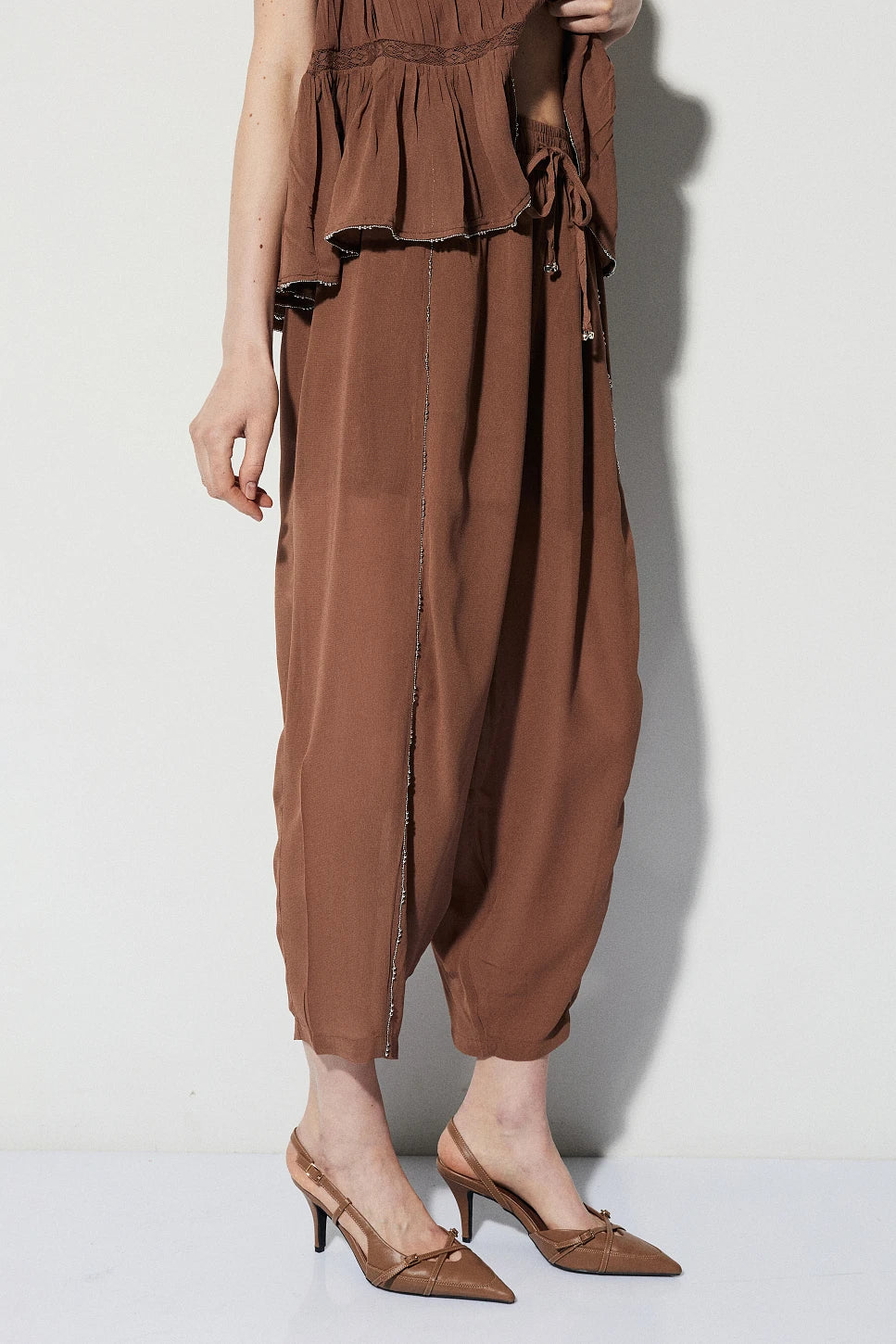 PANTALÓN DE GASA CON APLICACIONES