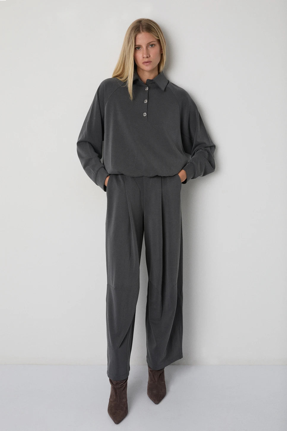 PANTALÓN TIPO JOGGER FLUIDO