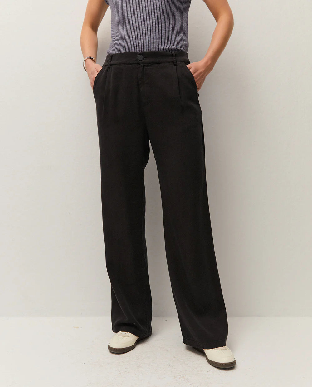 PANTALÓN DE PINZAS TENCEL