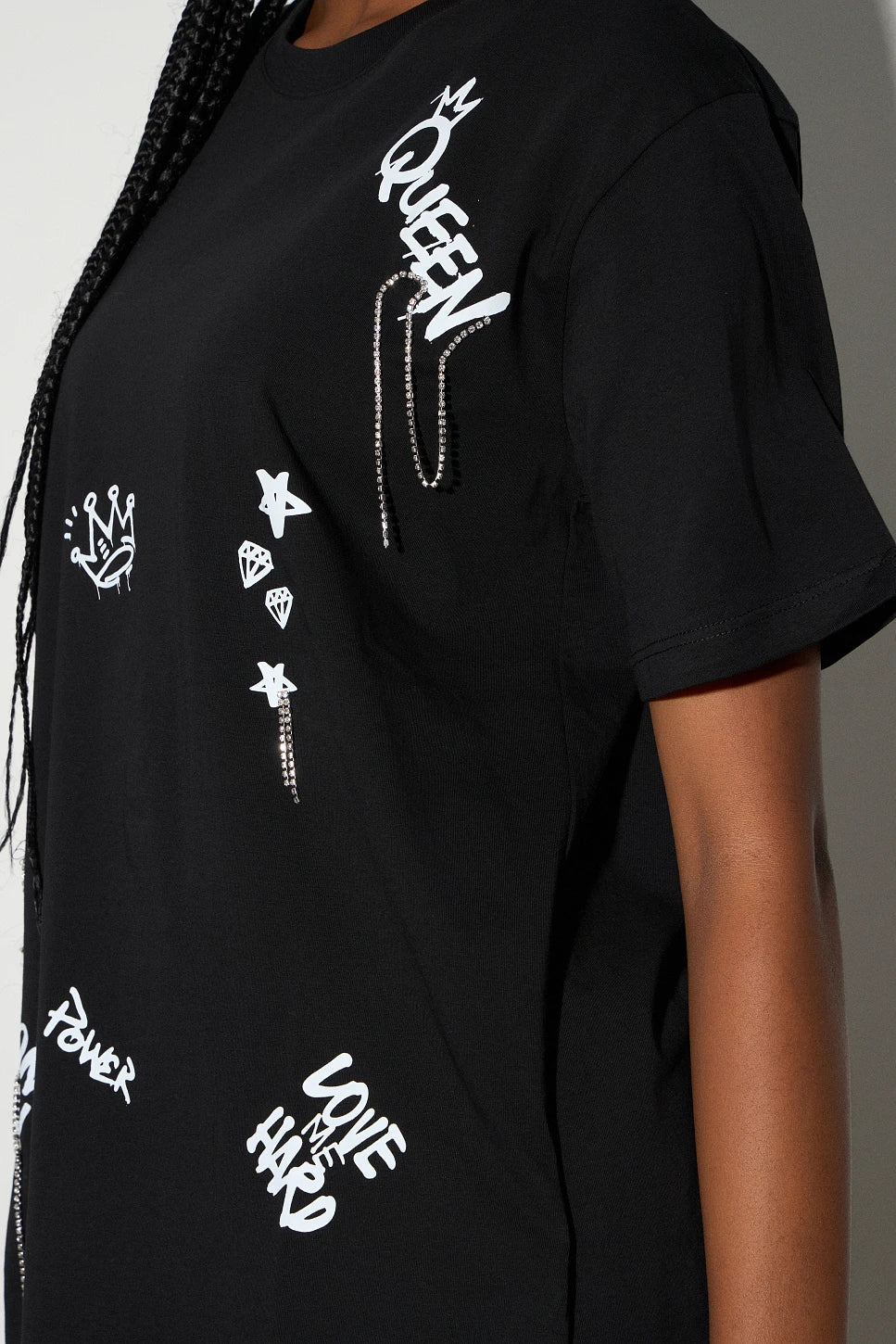 T-SHIRT QUEEN CON APLICACIONES