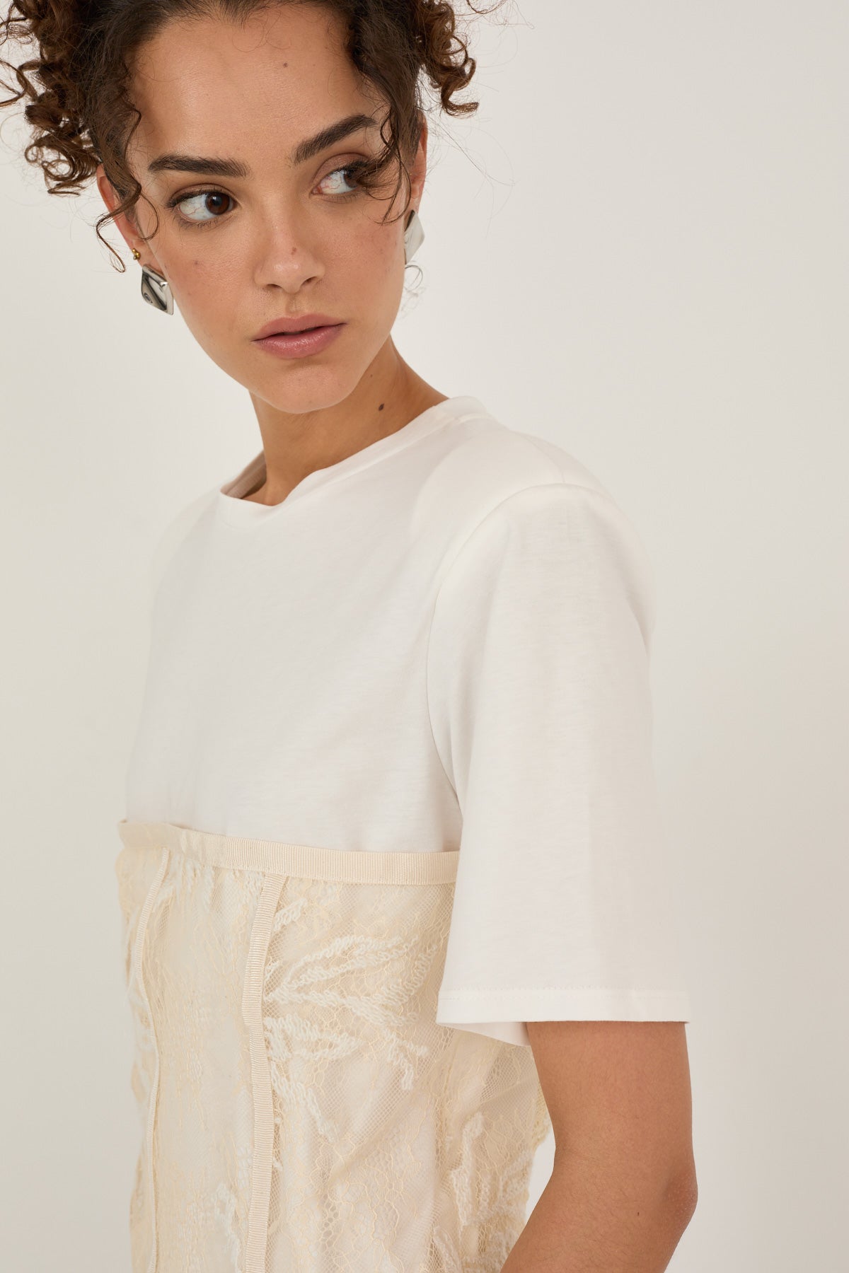 CAMISETA CON CORSÉ