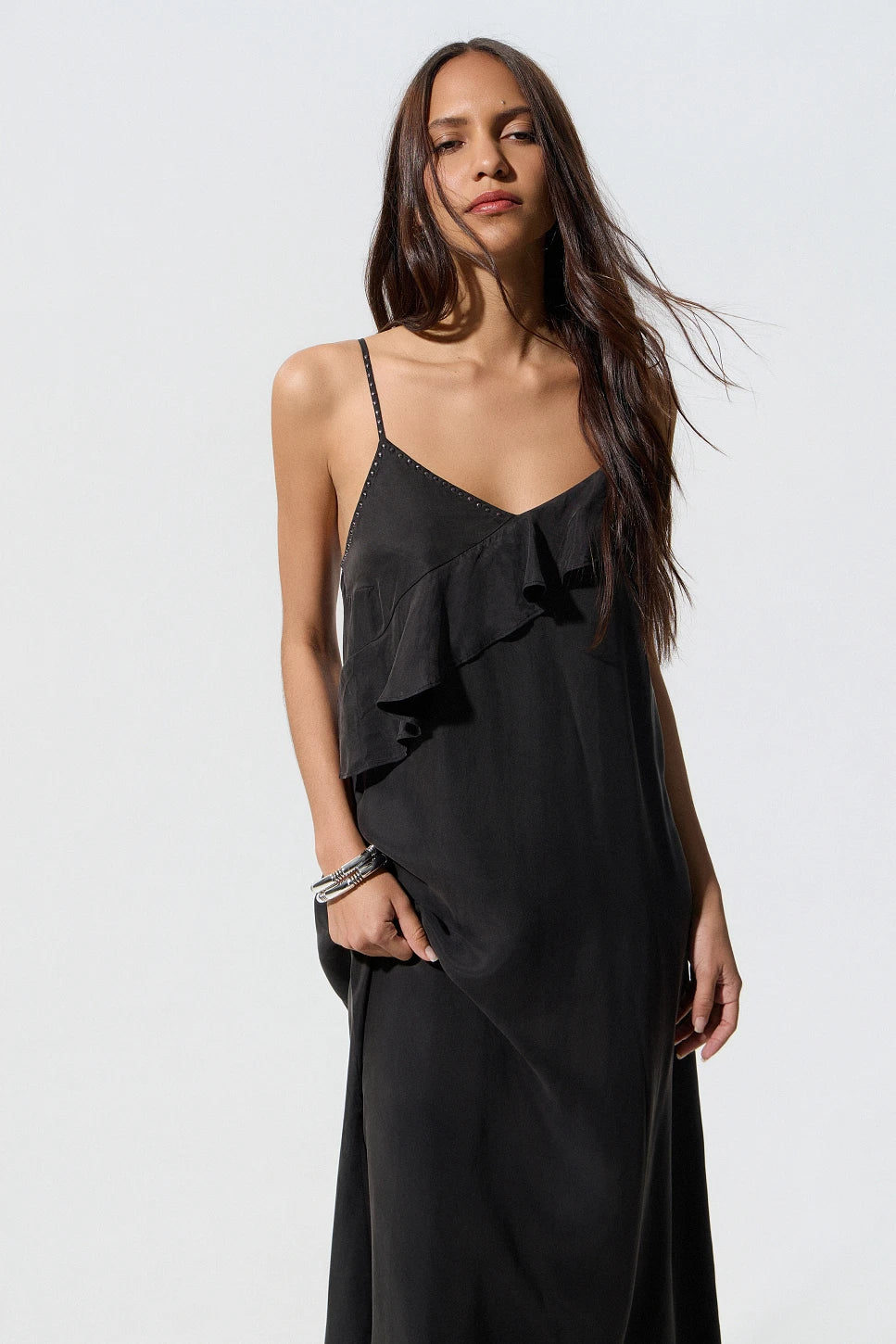 VESTIDO DE CUPRO CON VOLANTE