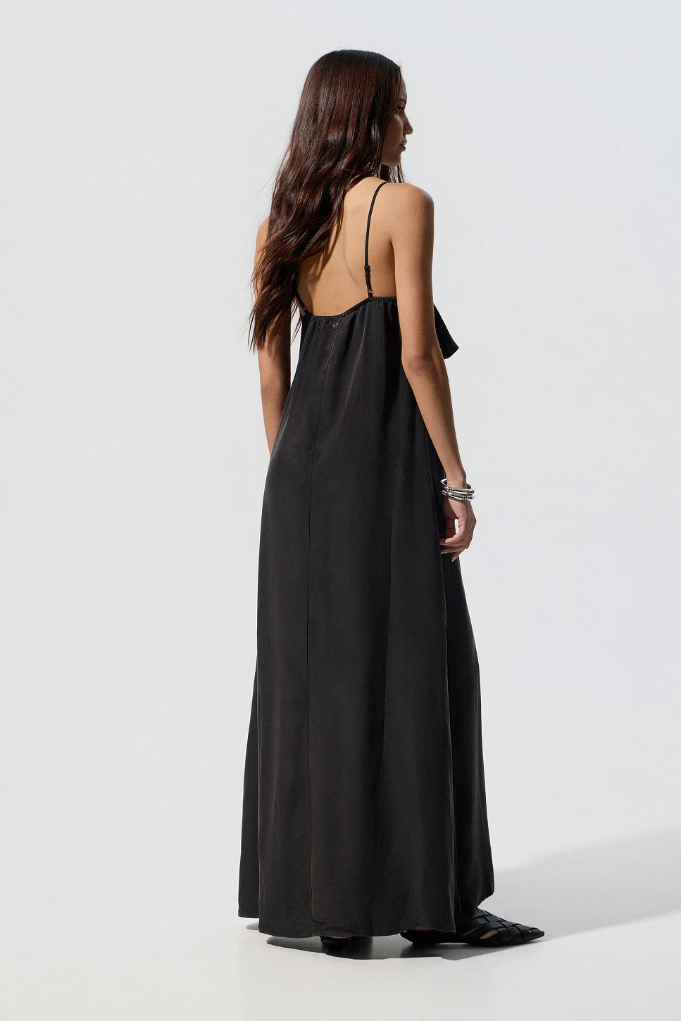 VESTIDO DE CUPRO CON VOLANTE