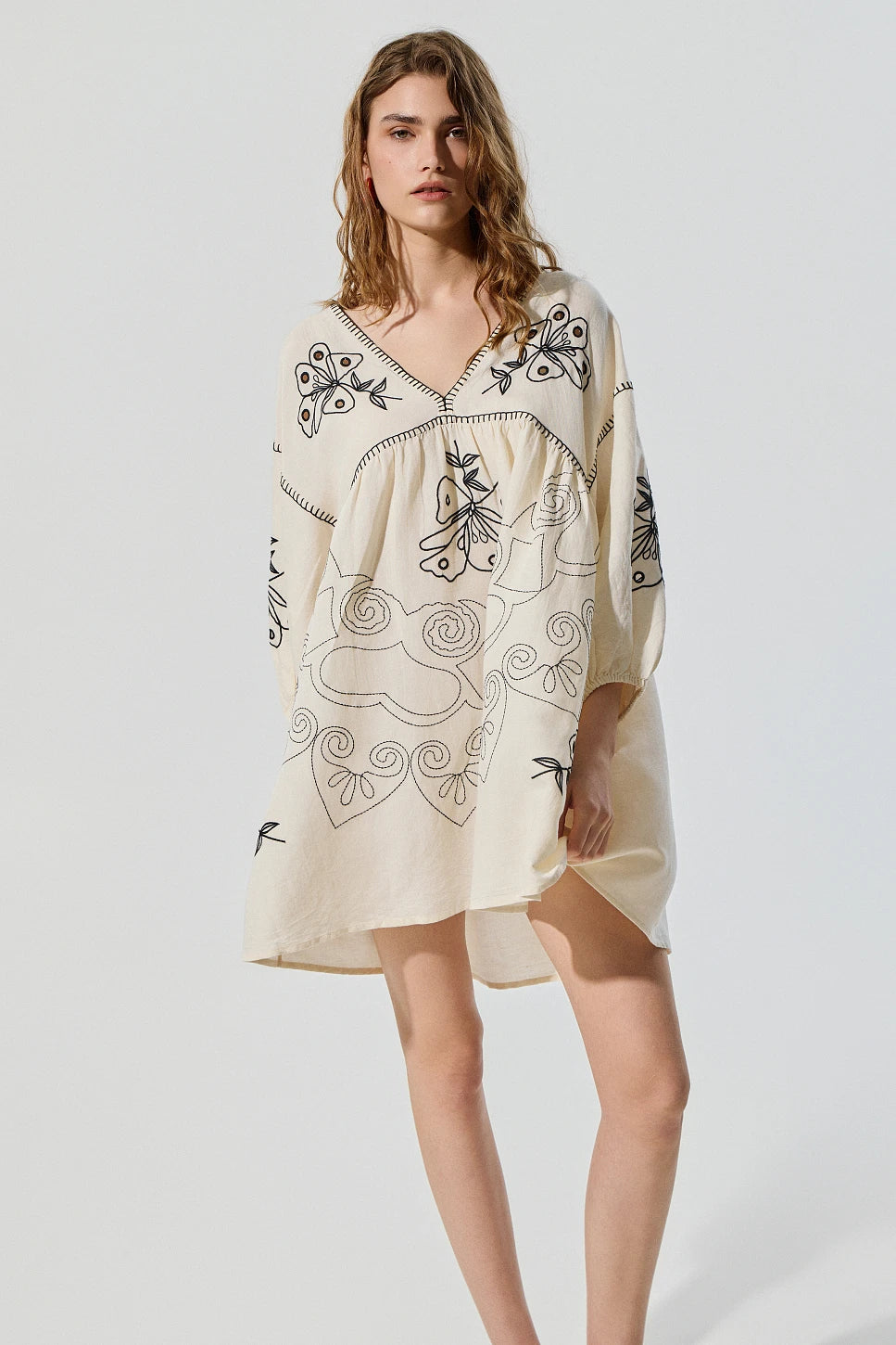 VESTIDO DE LINO BORDADO