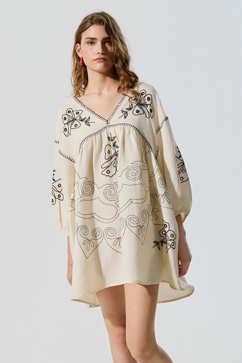 VESTIDO DE LINO BORDADO