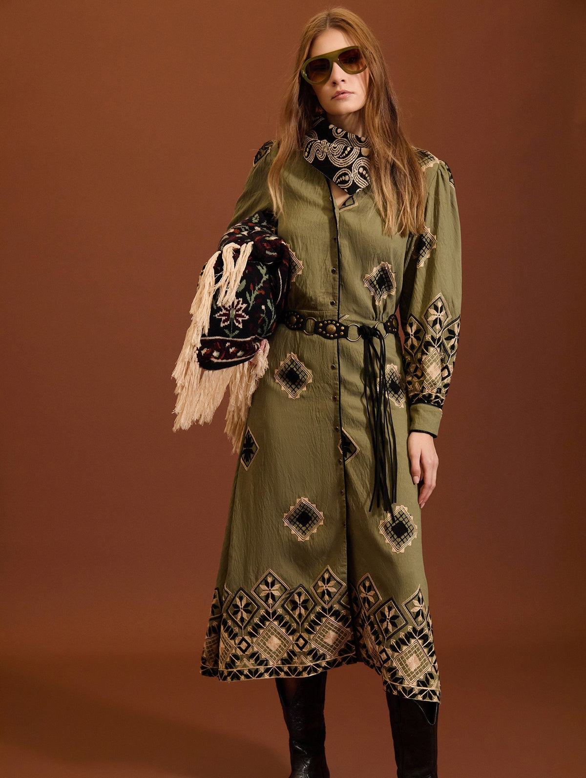 VESTIDO CON ESTAMPADO ÉTNICO