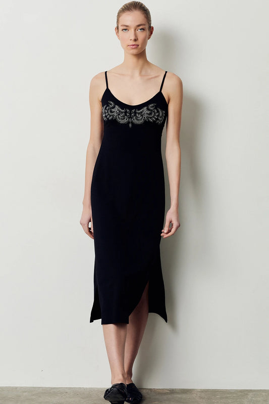 VESTIDO CON TACHUELAS